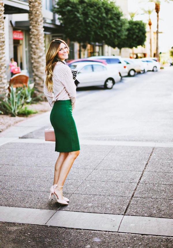Elegant-Skirt-Outfits-For-Working-Women