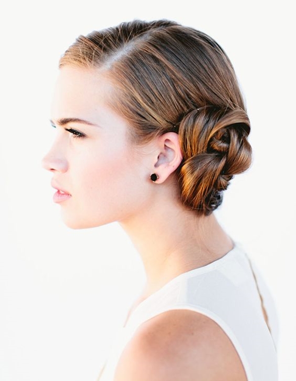 Gorgeous-Bun-Hairstyles-For-Office-Women.