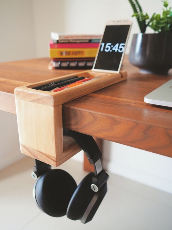 Super-Awesome-Desk-Accessories