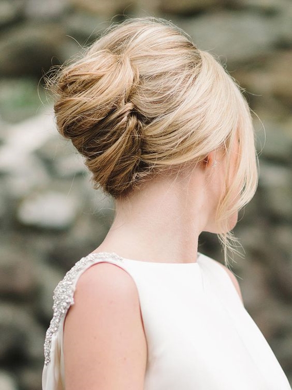 Gorgeous-Bun-Hairstyles-For-Office-Women