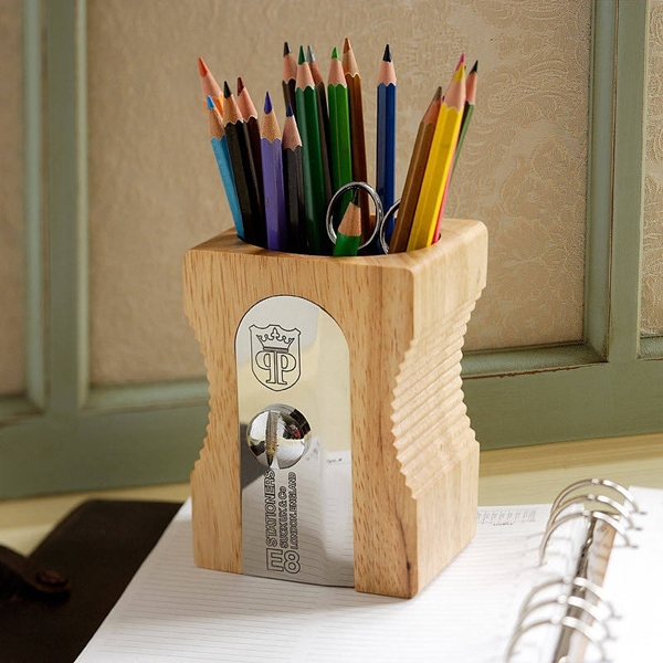 Super-Awesome-Desk-Accessories