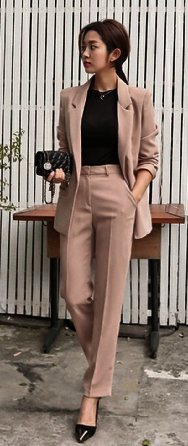 40 Trendy Business Casual Work Outfits For Women Office Salt