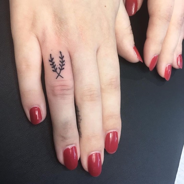 cute-tiny-tattoo-designs-for-working-women