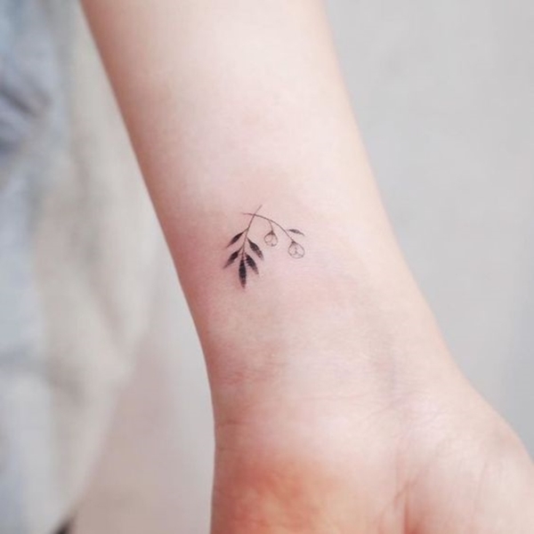 cute-tiny-tattoo-designs-for-working-women