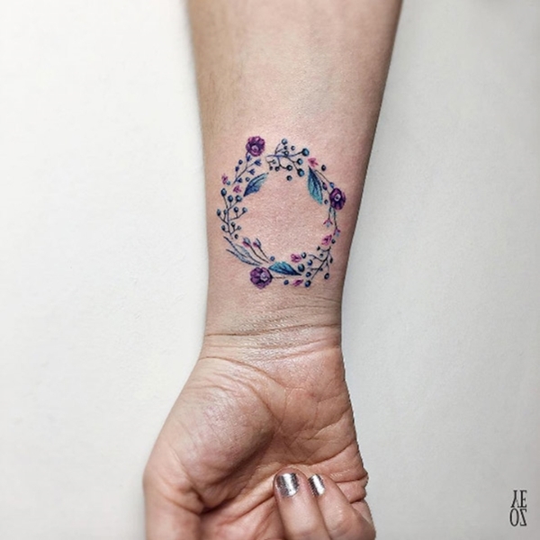 cute-tiny-tattoo-designs-for-working-women