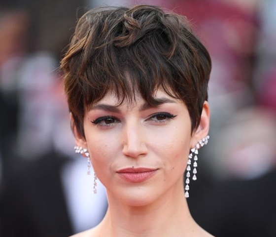 45 Best Short Hairstyles For Round Chubby Faces