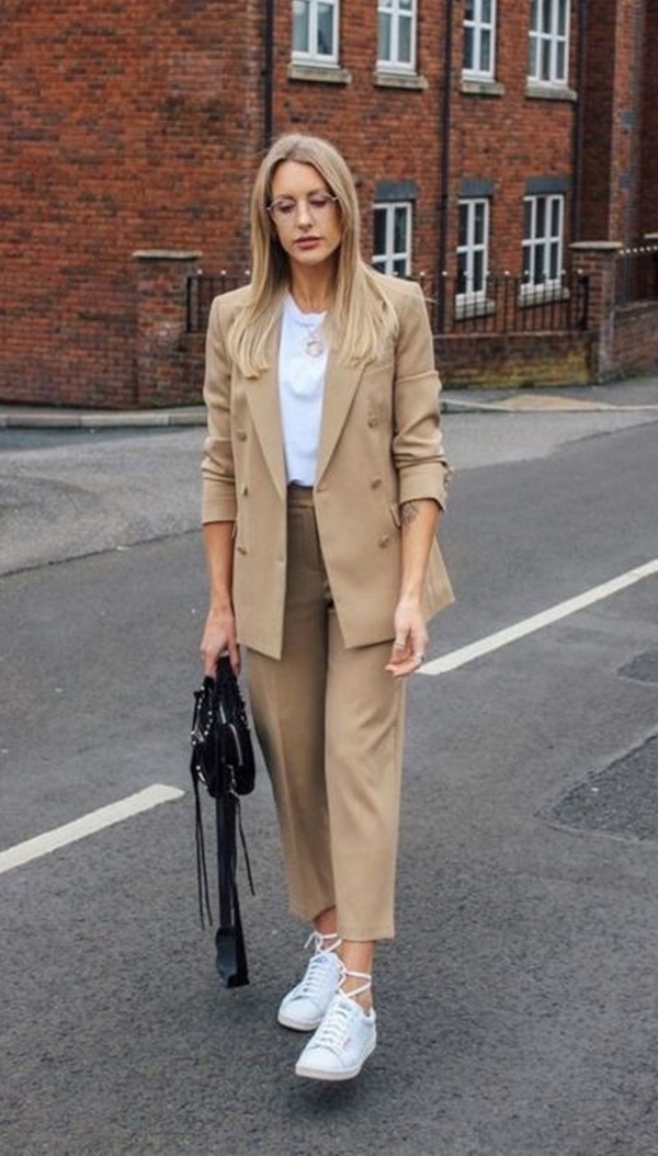 Best-Tailored-Suit-Outfits-for-Women