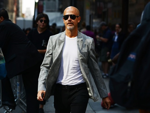 40 Professional Work Outfits For Bald Men